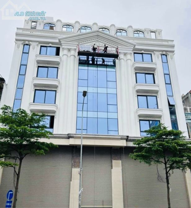 Bán tòa nhà văn phòng Nguyễn Chí Thanh Đống Đa 400m2 x 8T MT12m giá chỉ 86 tỷ