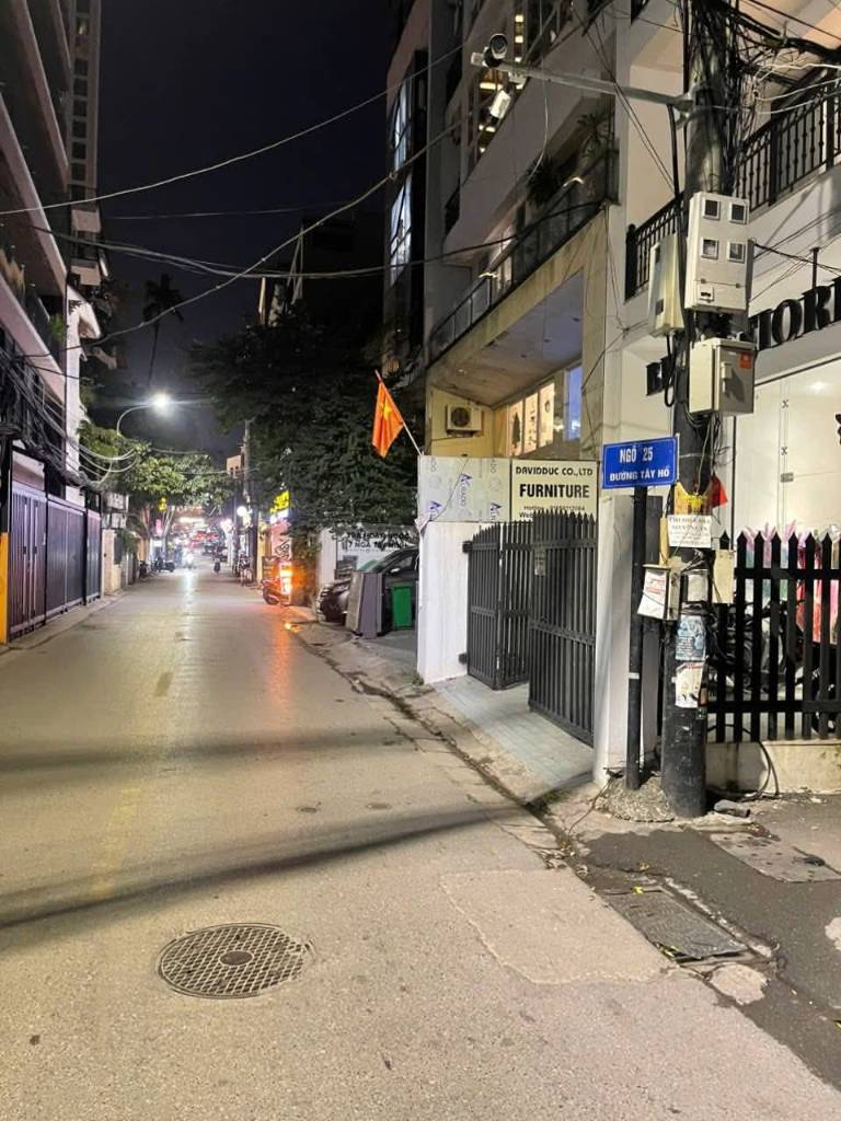 Bán biệt thự phố Tây Hồ 120m², 4 tầng, mặt tiền 9.2m, giá 47.2 tỷ