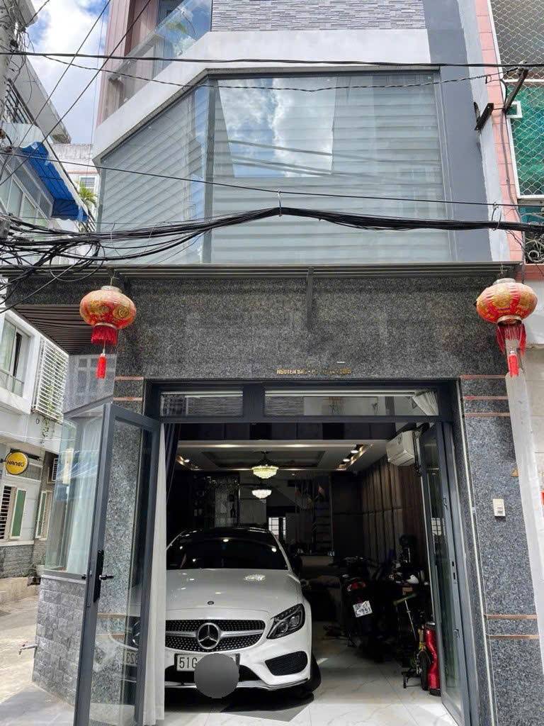 BÁN NHÀ GÓC 2MT NGUYỄN BẶC, GẦN CHỢ PHẠM VĂN HAI, 5 TẦNG XE HƠI VÀO NHÀ, FULL NỘI THẤT