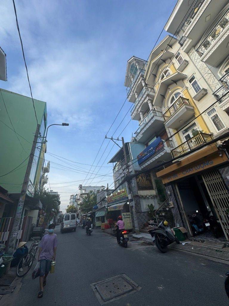 BÁN NHÀ KINH DƯƠNG VƯƠNG, KẾ KHU TÊN LỬA ĐƯỜNG 10M, MT KINH DOANH, 3 TẦNG 84M2 NHIK 11 TỶ