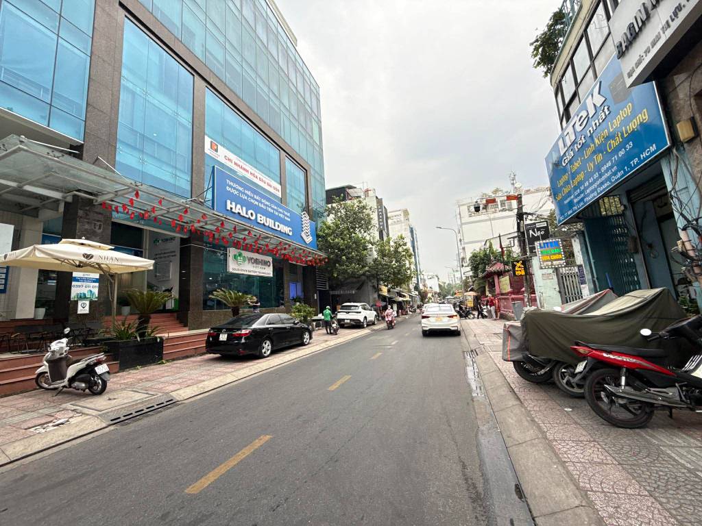 BÁN NHÀ MAI THỊ LỰU, 2 MẶT TIỀN QUẬN 1, HẺM XE TẢI, 4 TẦNG, 10PN, 132M2, NGANG 9.2M