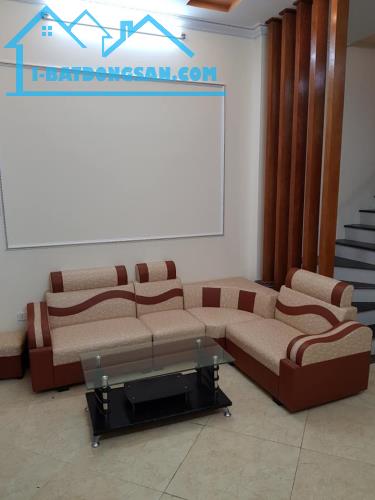 Bán nhà đường Minh Khai, 35m2, 5 tầng, Ôtô đỗ cửa, Gần chợ, Kinh doanh tấp nập, Giá 4 tỷ