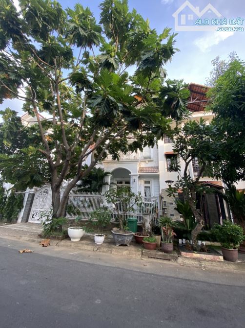 Biệt thự đẹp Nguyễn Trọng Tuyển, Phường 10, Quận Phú Nhuận, DT: 8m x 20m, giá 35 tỷ
