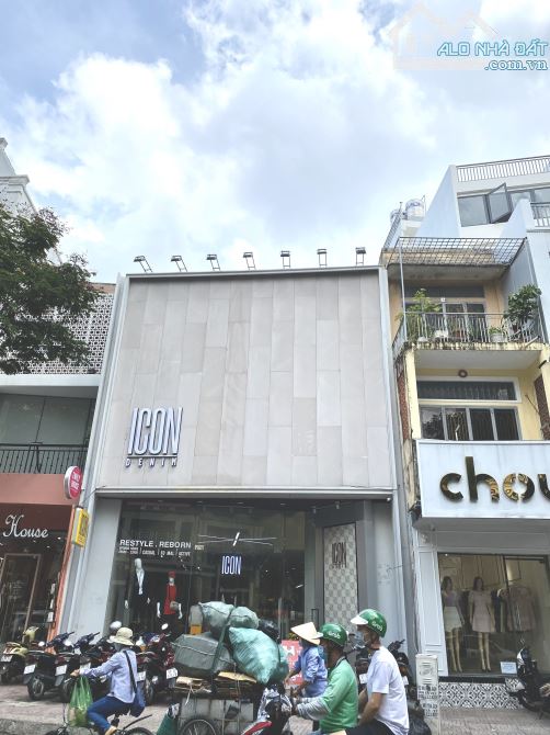 Bán MT Âu Cơ P.14 Q.Tân Bình - DT: 8mx25m. CN: 148m2 . giá : 30 Tỷ