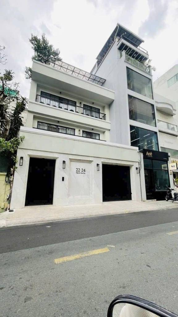 Bán nhà mặt tiền Hoa Lan, Phú Nhuận, 8 x 20m, 4 tầng, hdt 90tr/th, giá 55 tỷ