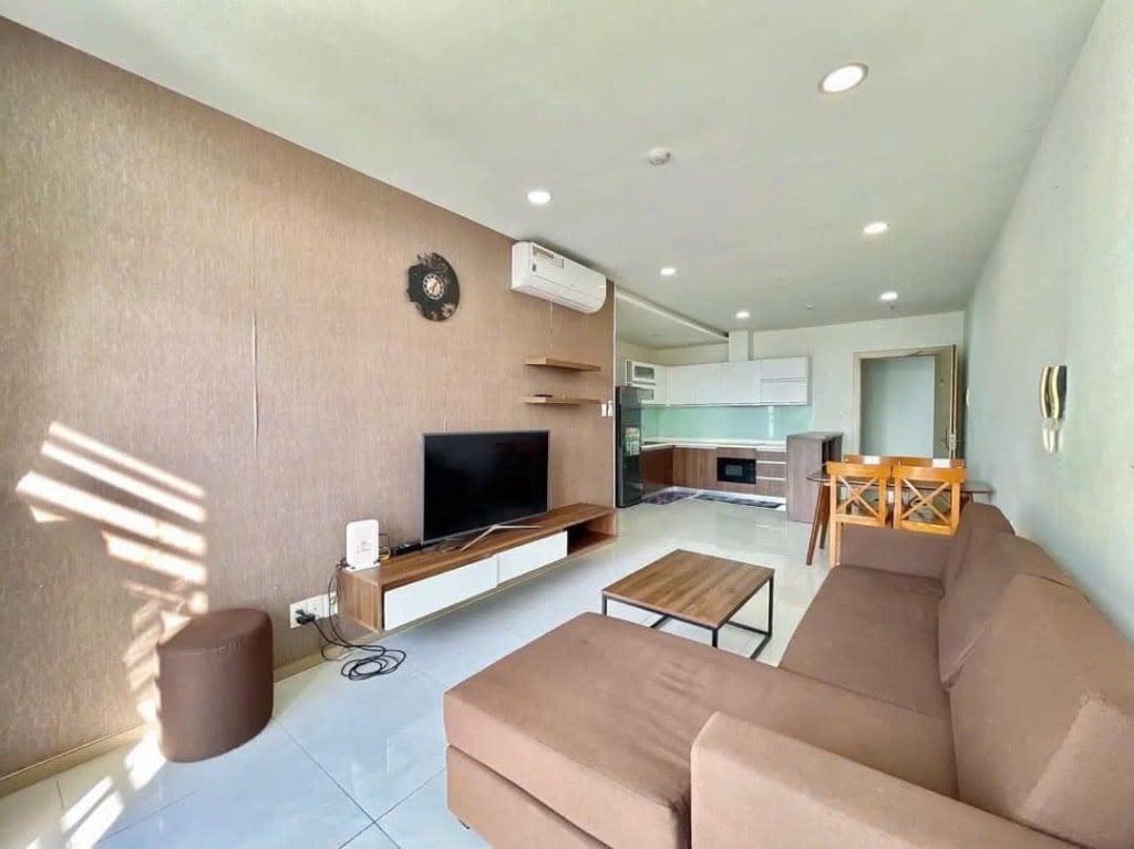 Chuyển nhượng căn hộ Riva Park, Quận 4, 2PN DT 80m2, nhà đẹp, lầu cao, view thoáng