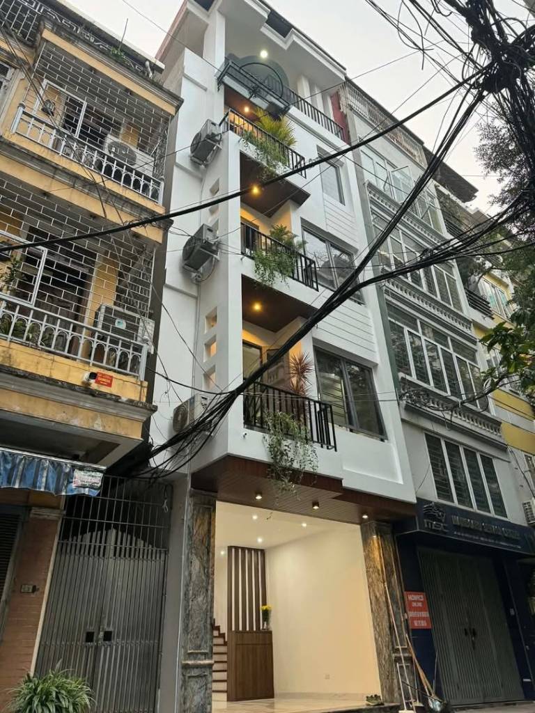 Bán nhà phân lô Thái Hà, ô tô vào nhà, giá 31.5 tỷ