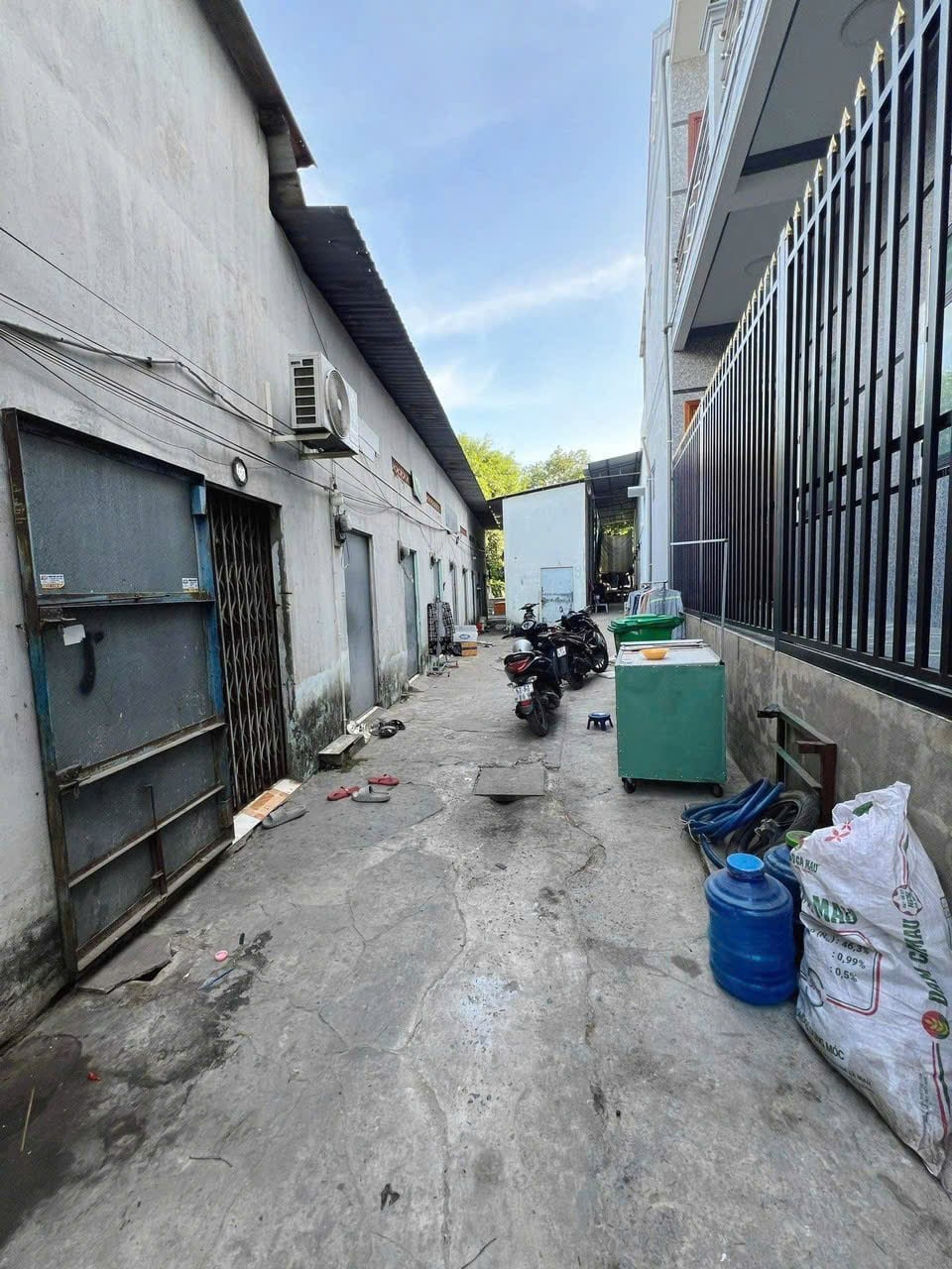BÁN NHÀ MẶT TIỀN ĐƯỜNG AN PHÚ TÂY, BÌNH CHÁNH, DT 359M2 CÓ 10 PHÒNG TRỌ