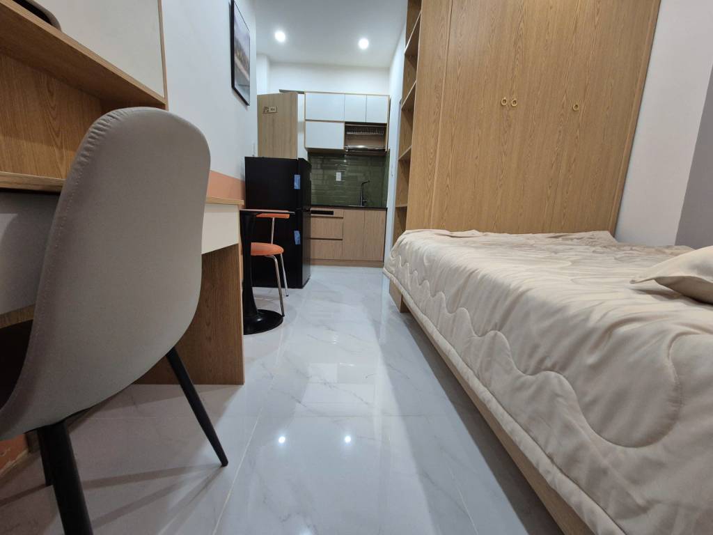 Bán tòa CHDV Cao Thắng, Phường 12, Quận 10, siêu vị trí góc 3 mặt tiền, 6,3x16m, giá chỉ 28 tỷ TL