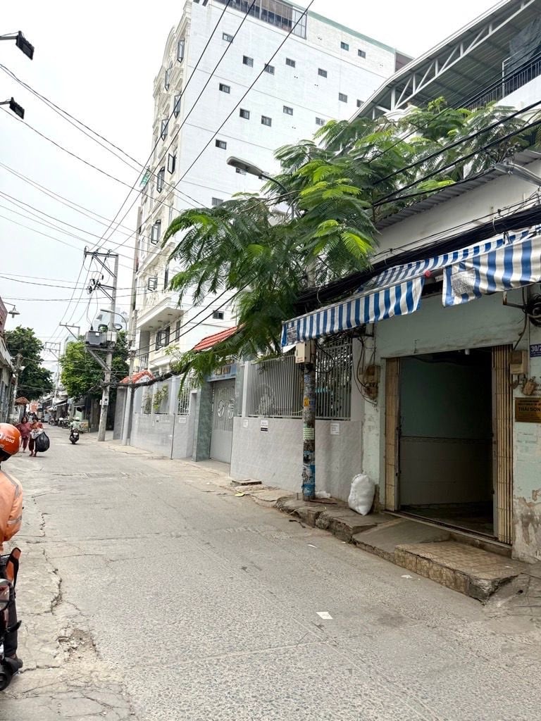 Bán nhà 3 tầng Lâm Văn Bền Quận 7 – Hẻm 6m, 52m², 3PN, kinh doanh tốt