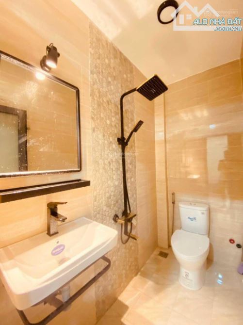 cần bán căn nhà 15PN thu nhập 100tr/th - Hẻm 42 Hoàng Hoa Thám, P7, Bình Thạnh chỉ 17.4 tỷ
