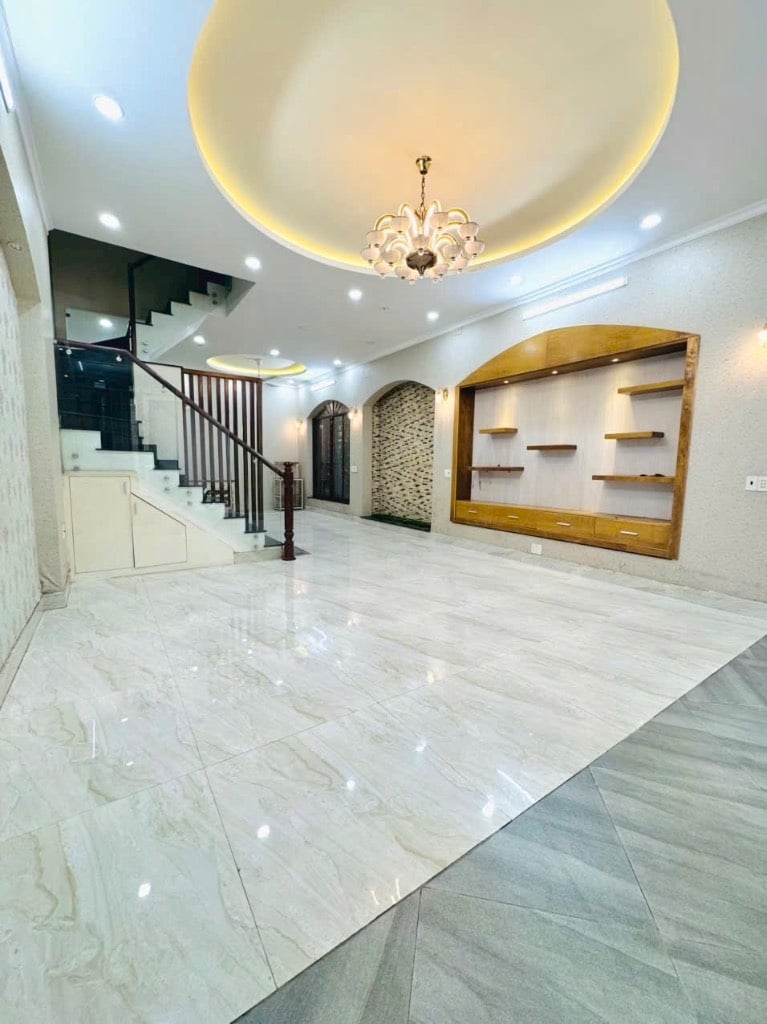BÁN NHÀ 102/ LÊ VĂN THỌ, PHƯỜNG 11, GÒ VẤP, 5 TẦNG, HẺM XE HƠI, KHU PHÂN LÔ, 5,2x12M, NHỈNH 8 TỶ