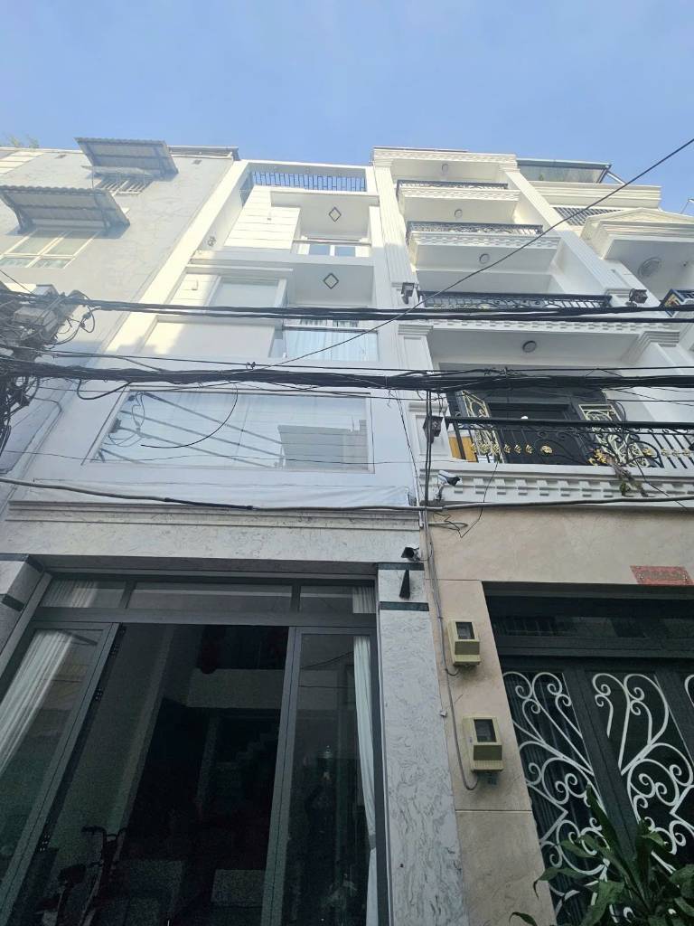 Bán nhà HXH Trần Hưng Đạo, Quận 5, cn 45m2 5 tầng có thang máy, chỉ nhỉnh 9 tỷ