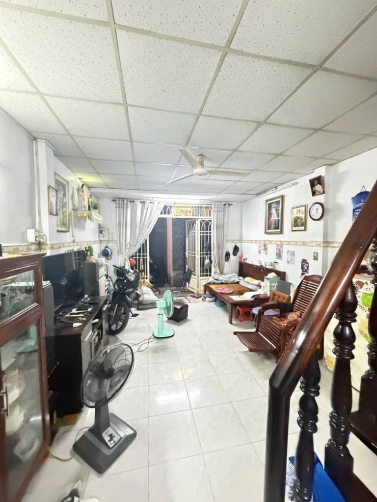 BÁN NHÀ PHẠM THẾ HIỂN, PHƯỜNG 6, QUẬN 8, 33M² NGANG 4,2×8,2M, 2 TẦNG, GIÁ 2.78 TỶ TL