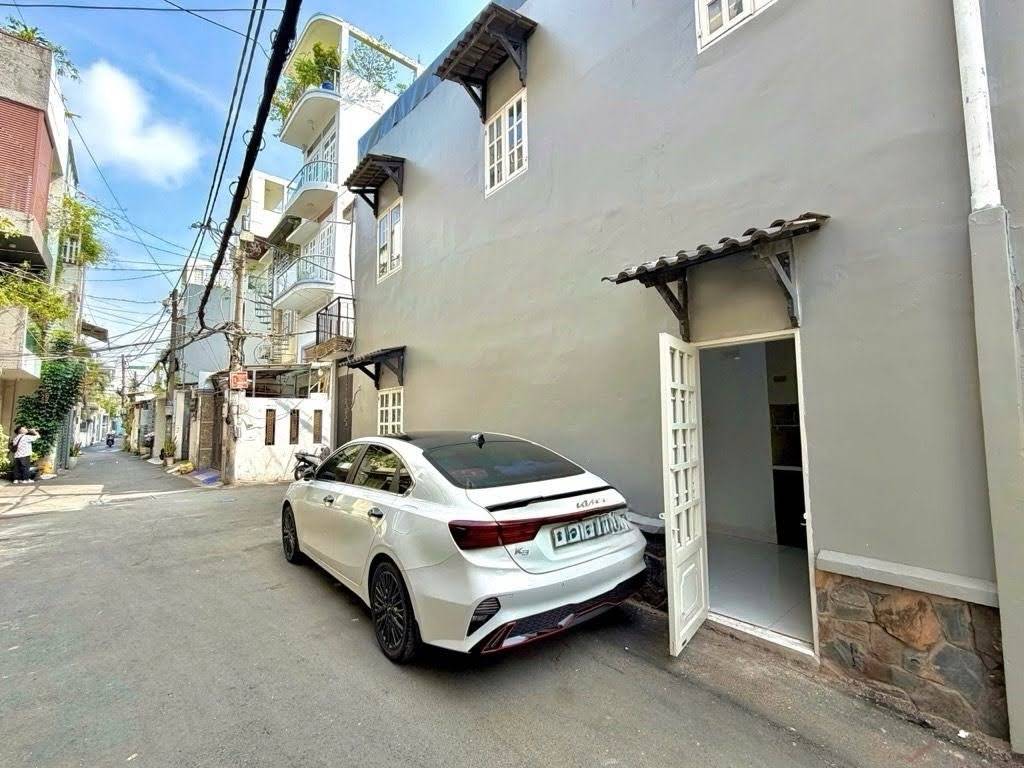 Bán nhà hẻm xe hơi Phạm Văn Đồng, Gò Vấp, giáp Phú Nhuận, Bình Thạnh, 50M2, giá 6.8tỷ TL