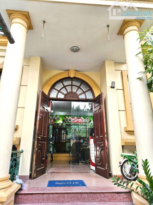 Siêu khan hiếm! Building MT Nguyễn Văn Thủ, Q1. DT 8.5x26m hầm 3 tầng. HĐT 180tr giá 75 tỷ