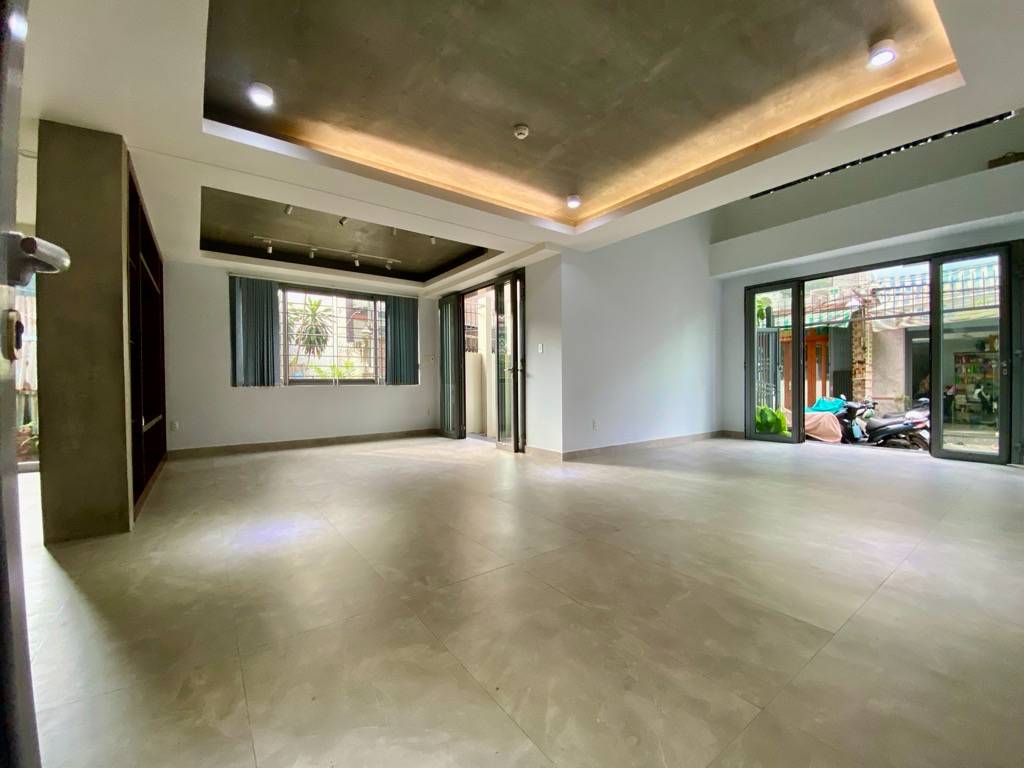 Bán biệt thự căn góc Hồng Bàng, Quận 11, chủ xây tâm huyết, thiết kế Châu Âu