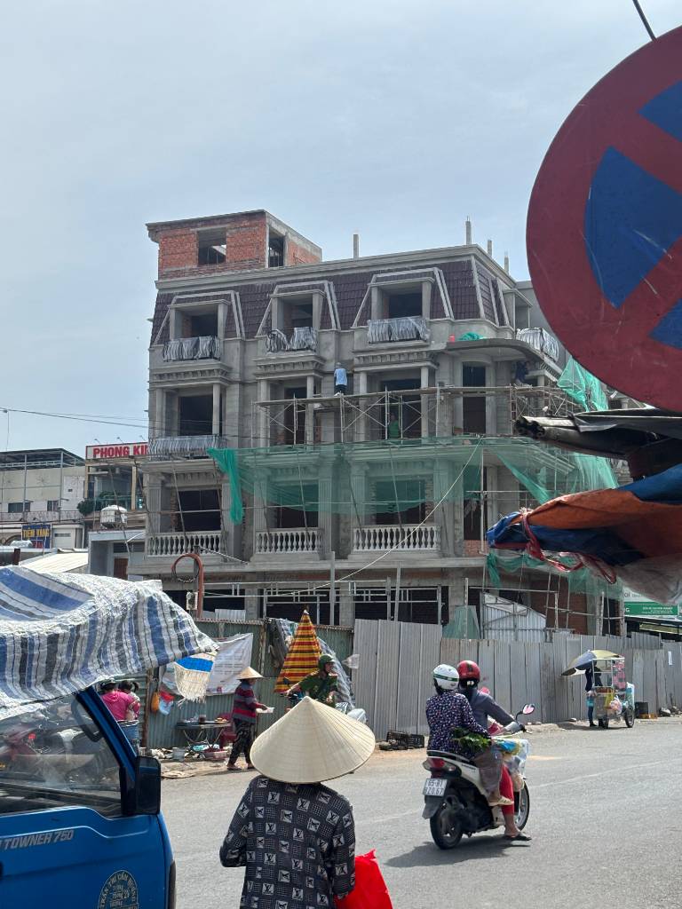 BÁN SHOPHOUSE NGÔ QUYỀN, GÓC 2 MẶT TIỀN, TRỤC CHÍNH CHỢ CÁI VỒN