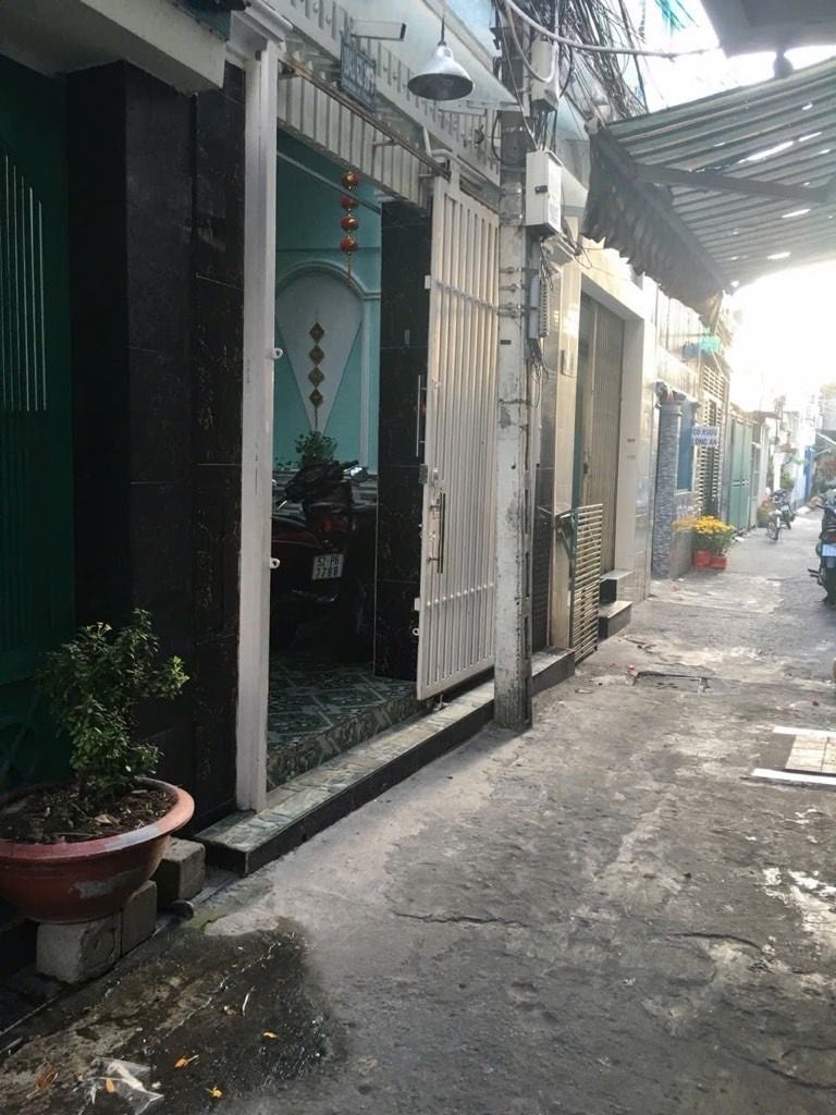 Bán nhà 2 tầng trung tâm Quận 7, gần Lotte Mart, 48m², cách HXH 15m, dân trí cao
