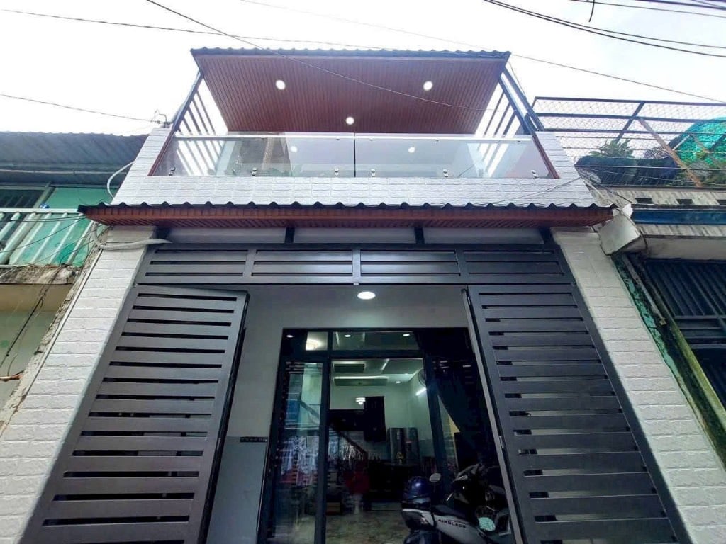 BÁN NHÀ LÊ THỊ RIÊNG, QUẬN 12, 2 TẦNG KIÊN CỐ, DT 5x10m, HXH, GIÁ 4 TỶ NHỈNH