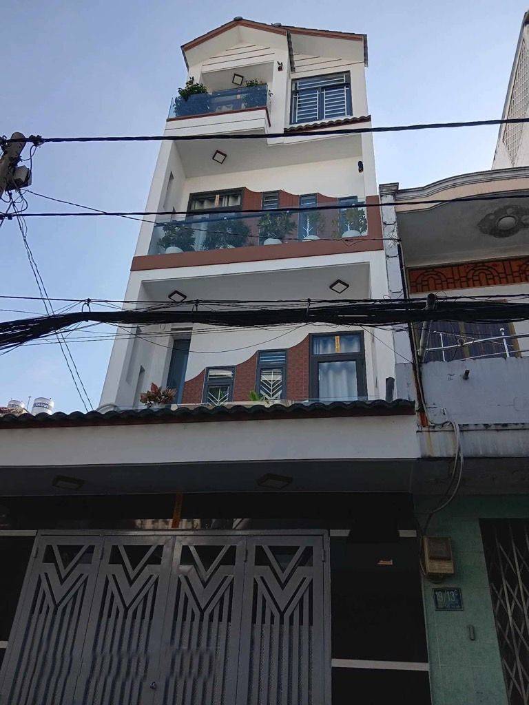BÁN NHÀ 5 TẦNG BTCT ĐƯỜNG BÌNH THỚI, HẺM XE TẢI, SÁT MẶT TIỀN, NGANG 4X10, 3 PHÒNG KHÉP KÍN