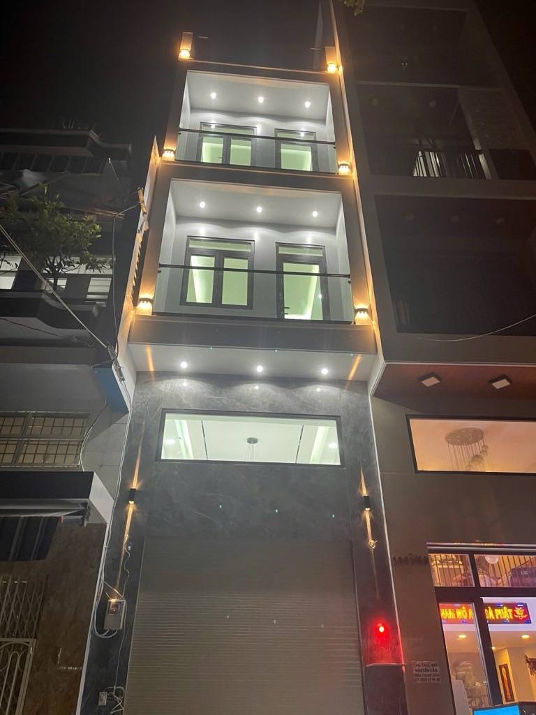 Bán nhà Lạc Long Quân, Quận 11, nhà hẻm, trệt lửng 2 lầu, tiện kết nối tới các quận