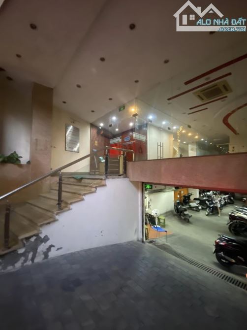 ⚜️ TÒA VĂN PHÒNG 11 TẦNG MẶT PHỐ NGUYỄN TRƯỜNG TỘ, BA ĐÌNH, 206M2 MT 7M, CHỈ 120 TỶ ⚜️
