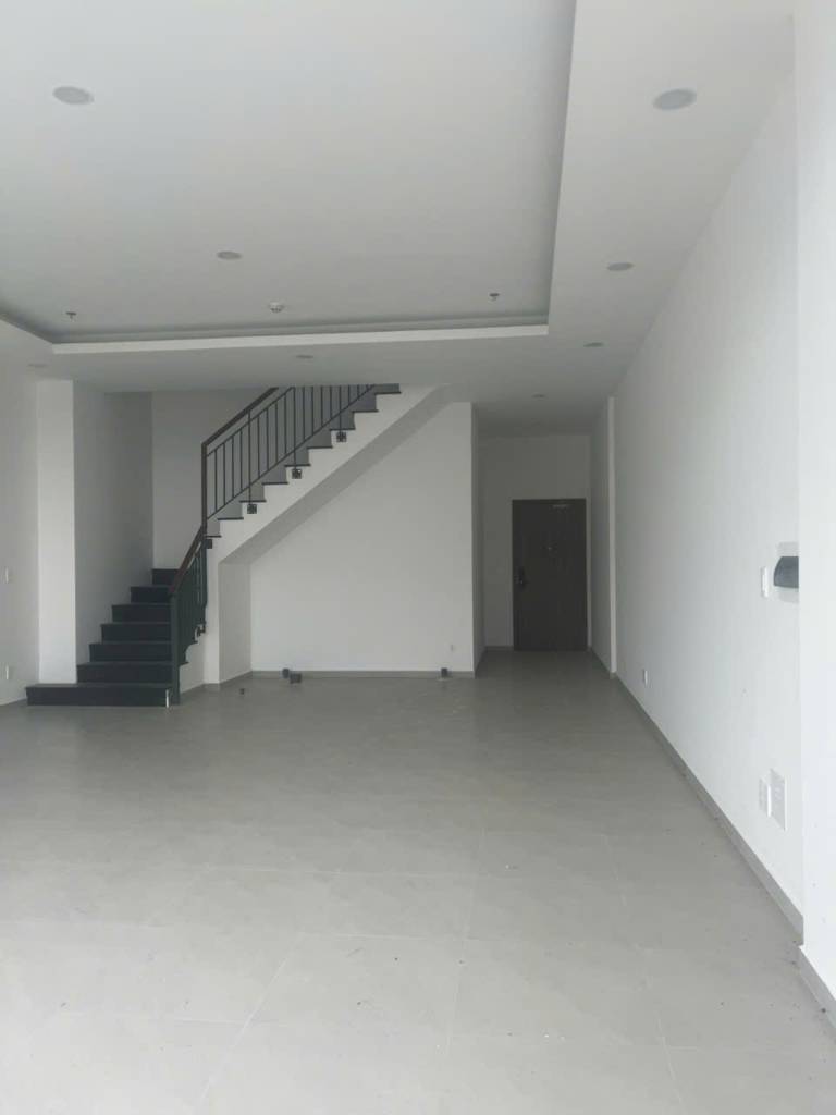 Bán Shophouse MT Eastmark City, 120m2, sổ hồng lâu dài 120m2, giá VAT 8.7 tỷ, giãn 24 tháng