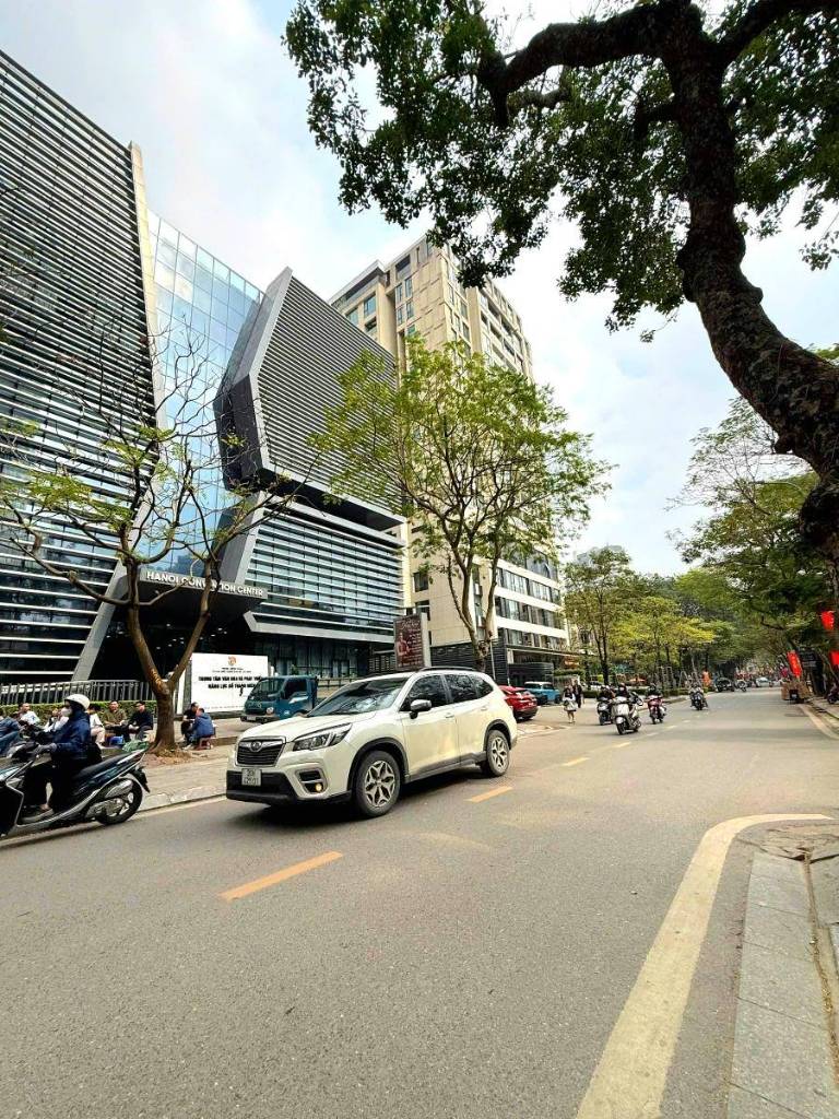 BÁN TÒA NHÀ MẶT PHỐ ĐỘI CẤN, 1724M2, 21 TẦNG, 5 THANG MÁY