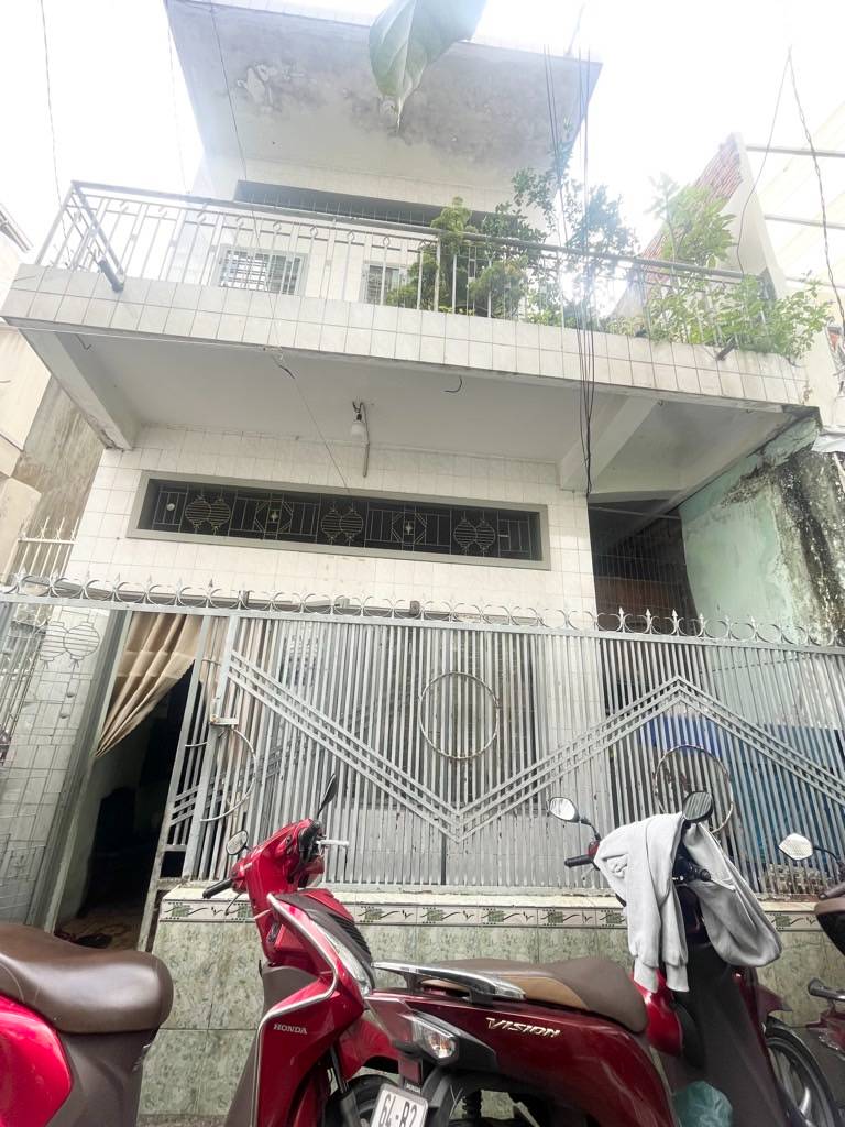 Bán nhà khu Bảy Hiền, Chợ Võ Thành Trang, Bàu Cát, tiện di chuyển sang quận 10, quận 3