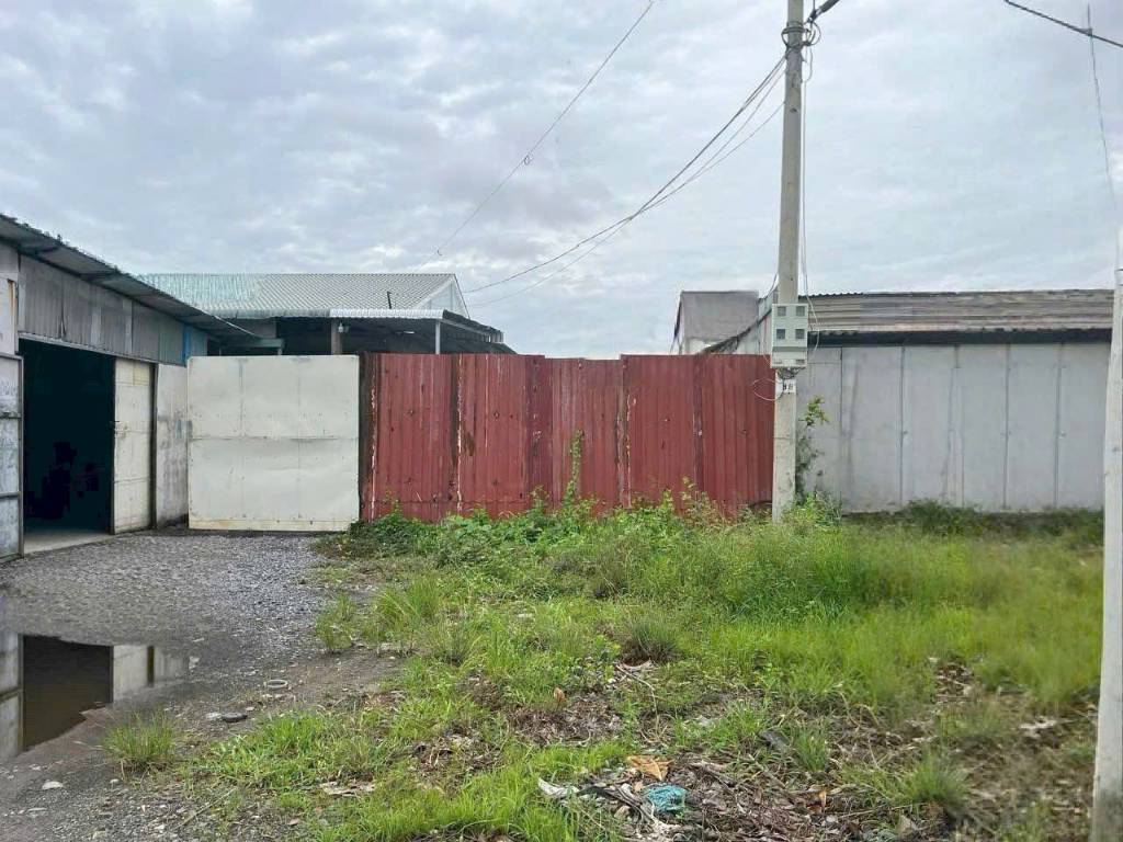 Bán đất Xã Phước Đông, mặt tiền QL50, thổ cư 200m2, kinh doanh giá ngộp 2,1 tỷ