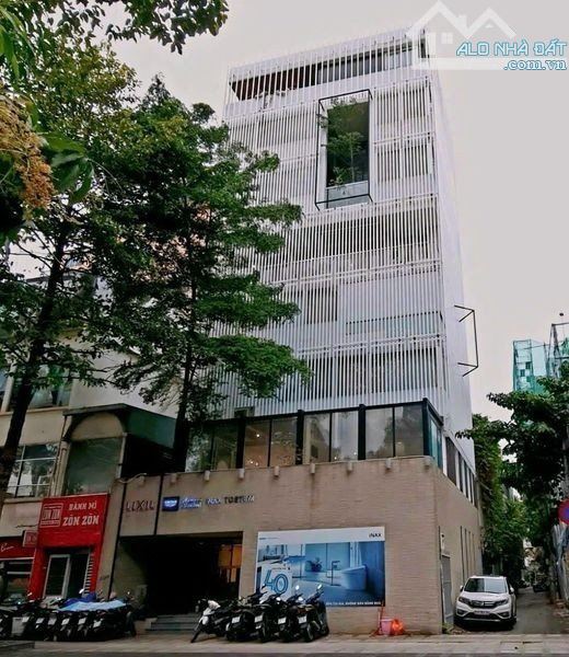 Tòa nhà hầm 9 tầng Trần Hưng Đạo Quận 1 giá chỉ 149 tỷ