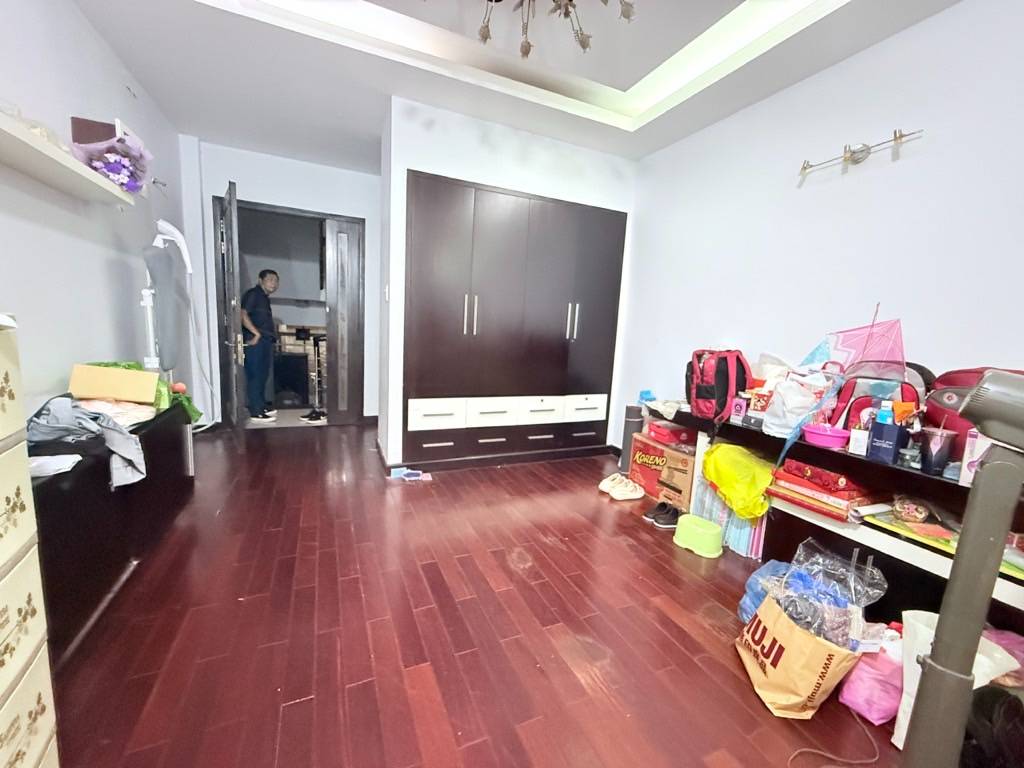 BÁN NHÀ MẶT TIỀN ĐỒNG ĐEN, TÂN BÌNH, VỊ TRÍ VÀNG KINH DOANH, LÀM VĂN PHÒNG CÔNG TY CỰC TỐT