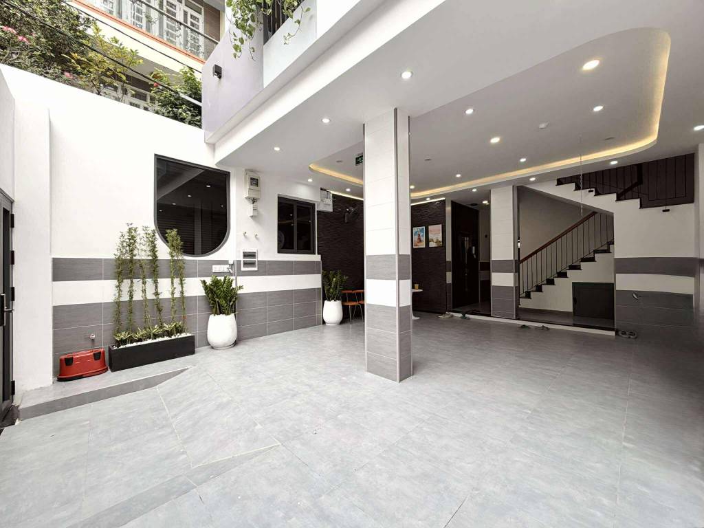 BÁN TOÀ CHDV 3 MẶT CAO THẮNG, QUẬN 10, MỚI 100%, 14 CĂN DÒNG TIỀN 130TR/THÁNG