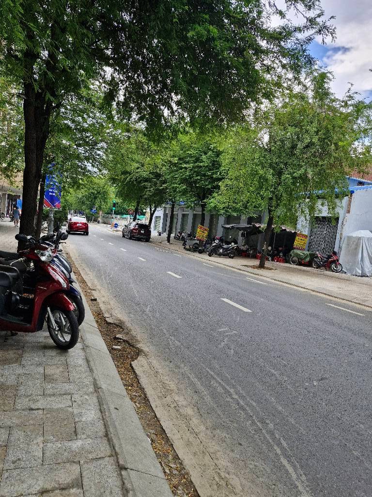 NHÀ 2 MẶT TIỀN KINH DOANH CỰC NGAY PHỐ ĐI BỘ NGUYỄN HUỆ, MẶT TIỀN VỪA Ở VỪA CHO THUÊ