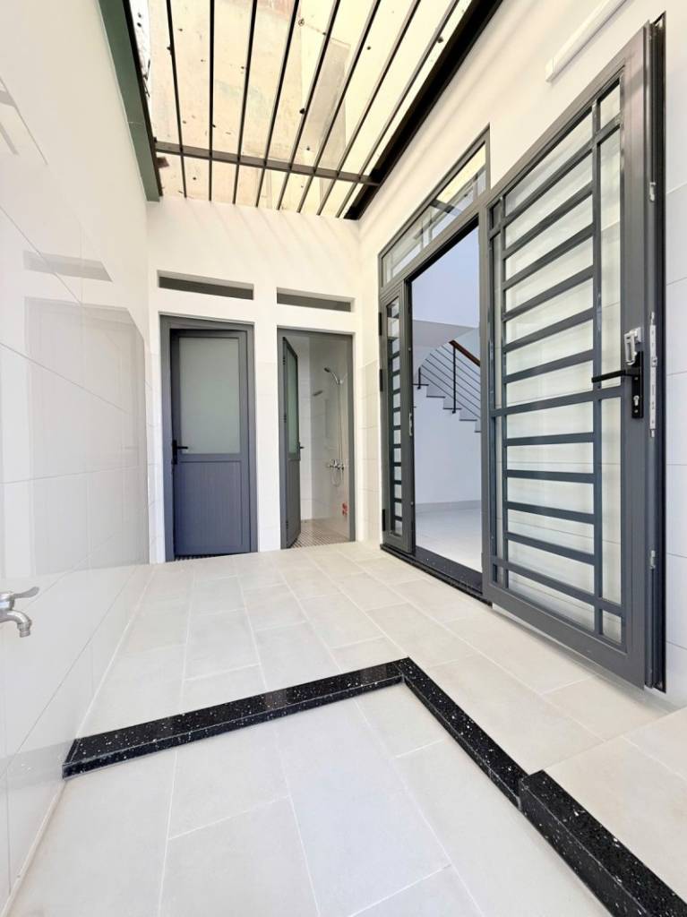 Bán nhà Lê Quang Định, Phường 11, Bình Thạnh, 6x18.1m, 3 tầng, về 17 tỷ