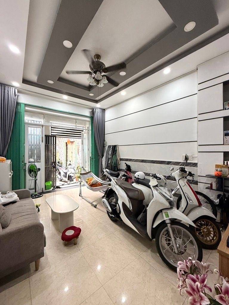 BÁN NHÀ TỈNH LỘ 10 BÌNH TÂN, HXH, KHU TÊN LỬA, CHỈ 30M RA MẶT TIỀN, GIÁ 5,4 TỶ