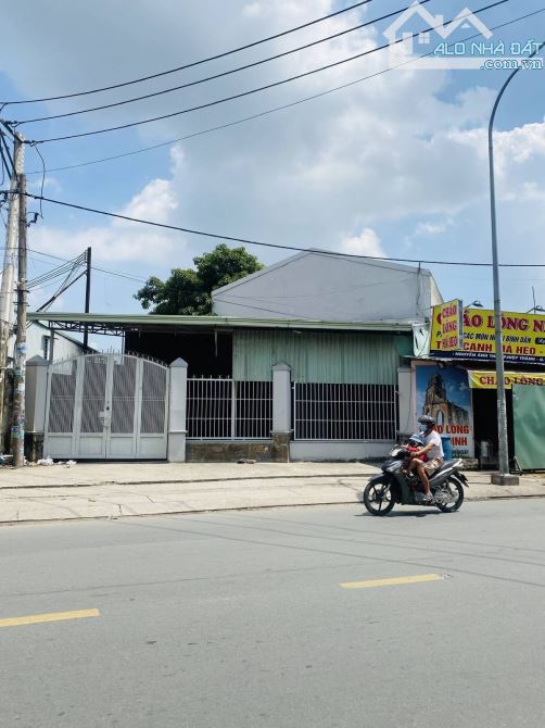 Bán kho xưởng MT Nguyễn Ảnh Thủ gần ngã 3 Đông Quang, DT: 9mx39m giá 36 tỷ tl