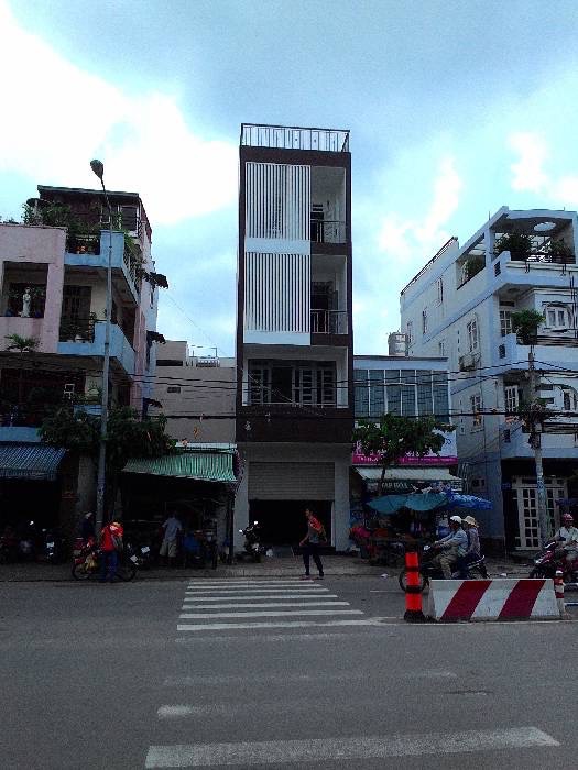 Bán nhà mặt tiền Lạc Long Quân, Quận 11, vị trí VIP
