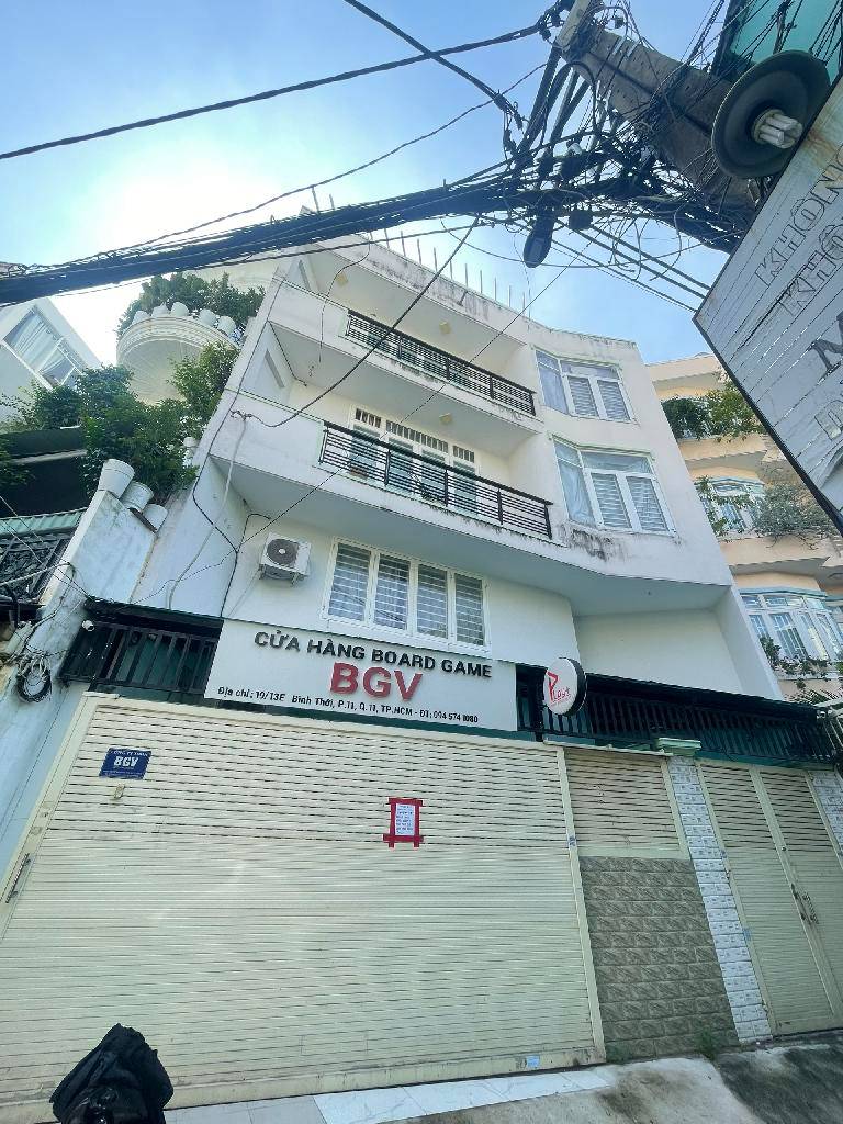 Bán nhà Bình Thới, Quận 11, hẻm nhựa, xe hơi vào nhà, đúc BTCT, 5PN, vệ sinh khép kín