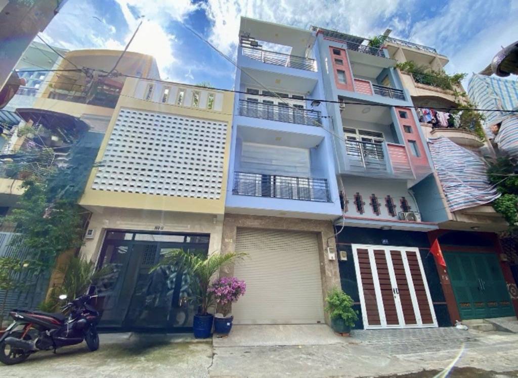 Bán nhà Quận 11, hẻm xe tải gần Đầm Sen, 3 tầng BTCT, sổ nở hậu, 81m²
