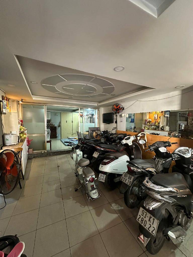 Bán nhà Hoàng Sa, Quận 3, vừa ở vừa cho thuê, 7 phòng căn hộ dịch vụ, thu 30tr/tháng