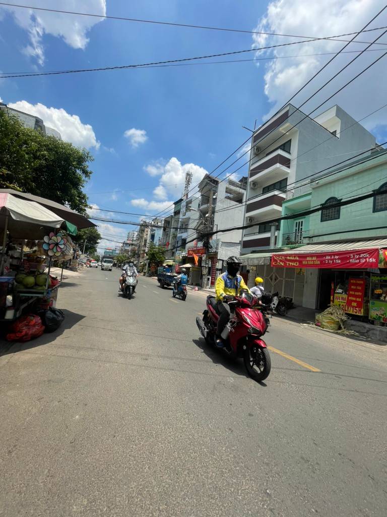 Bán nhà mặt tiền Lý Thánh Tông Tân Phú, 4x20m, 4 tầng, ở ngay, kinh doanh tốt