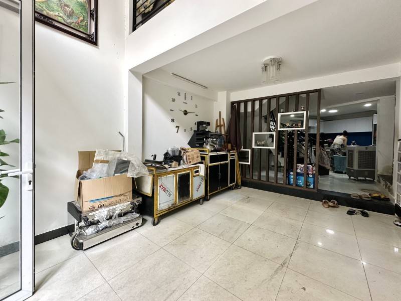 Bán nhà Hoàng Hoa Thám, Phường 5, Bình Thạnh, 6.3x15.1m, 5 tầng, giảm mạnh về 10.6 tỷ