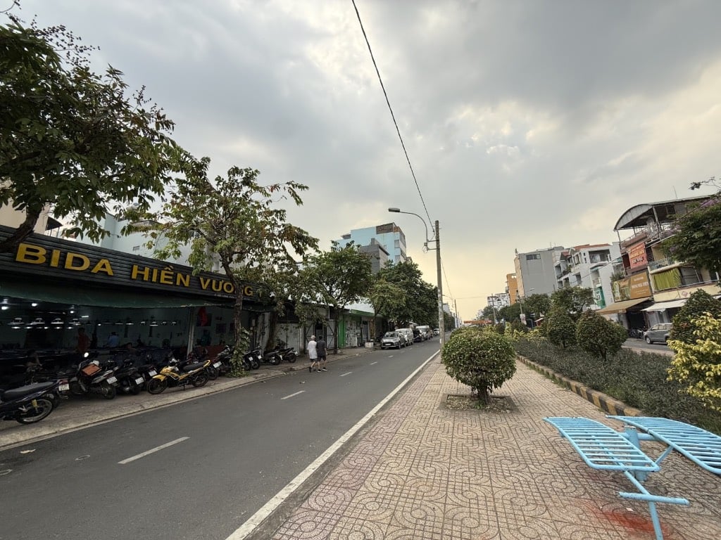 Bán nhà mặt phố Hiền Vương, Tân Phú, 84m², tiện kinh doanh, giá 12.5 tỷ