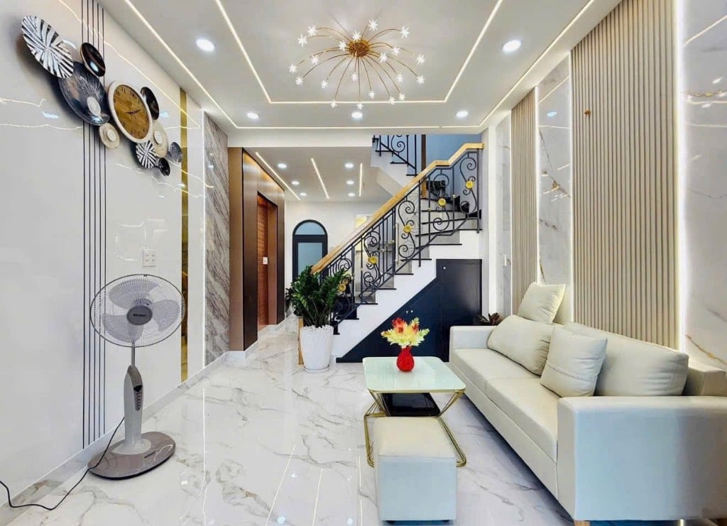 BÁN NHÀ 2 TẦNG PHẠM VĂN CHIÊU, GÒ VẤP, 3PN NGANG 3,5x10M, HẺM XE HƠI, NHỈNH 4 TỶ XÍU