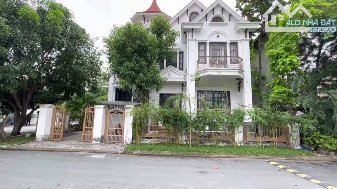 Tòa nhà MT Hồ Xuân Hương, Q.3 - 12x20m - XD: Hầm 7 Tầng - cho thuê 400 triệu/th - 98 tỷ