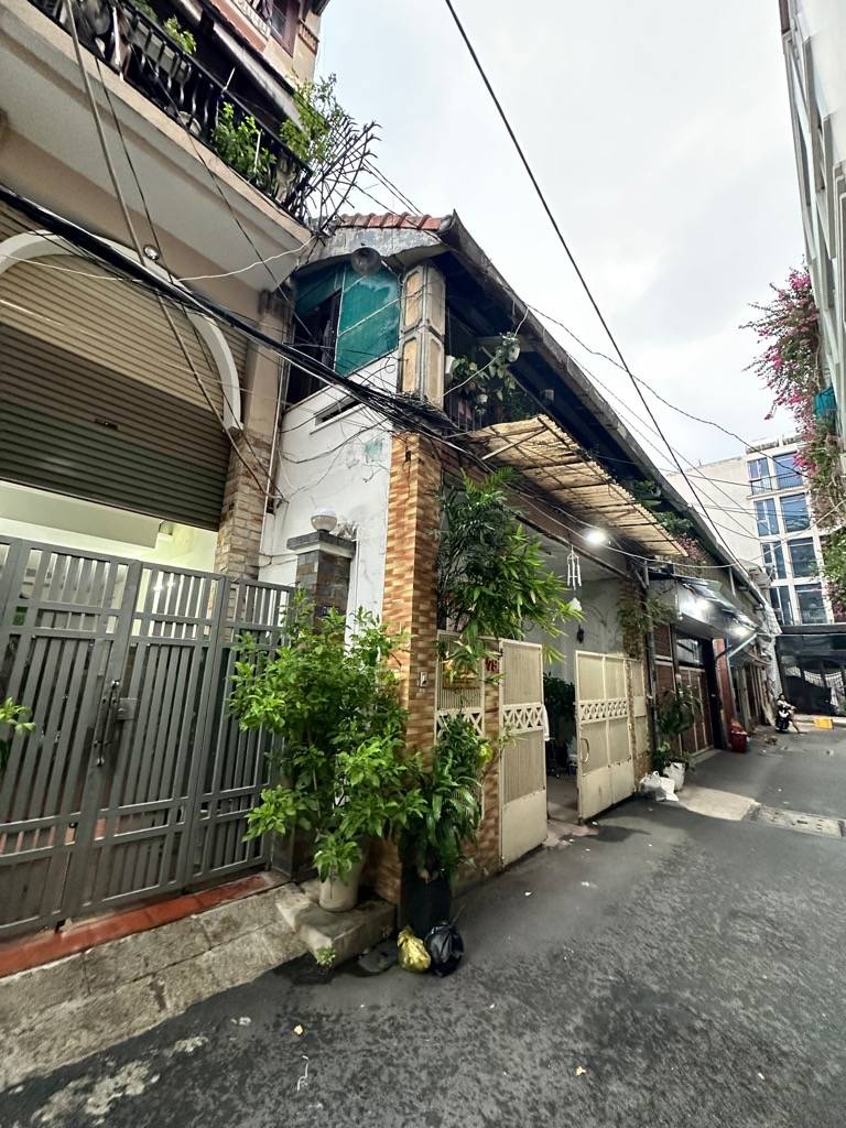 Bán đất Nguyễn Thị Minh Khai, Bến Nghé, hẻm 6m xe hơi tránh, ngang 8m, giá 30 tỷ