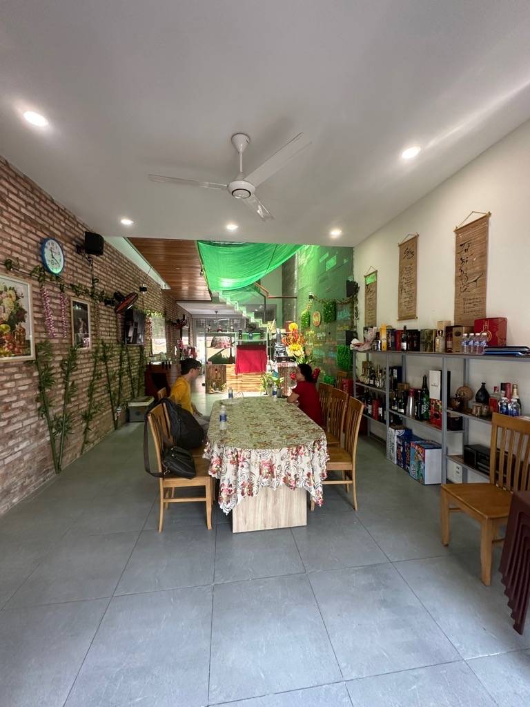 BÁN NHÀ MẶT TIỀN TRẦN PHÚ QUẬN 5, VỊ TRÍ ĐẮC ĐỊA GÍA TỐT, NHÀ KẾT CẤU CHẮC CHẮN