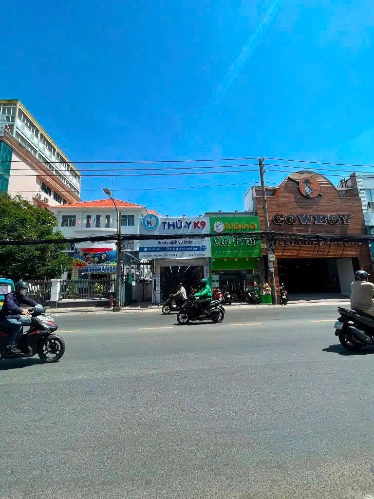 Bán nhà mặt tiền Cách Mạng Tháng 8, ngay ga metro, 245m2 CTXD hầm 8 tầng, giá 70 tỷ